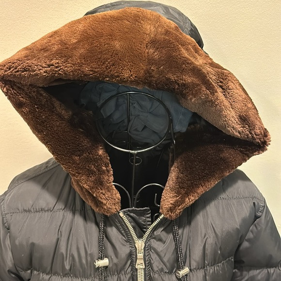 Ladies Prada Nylon Puffer Jacket with Fur Trim Hood - Picture 2 of 15